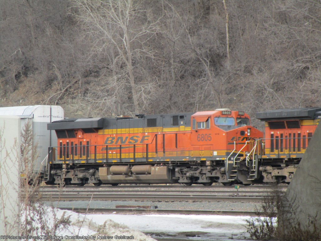 BNSF 6805